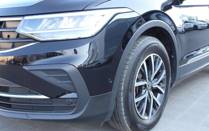 Volkswagen Tiguan cena 127900 przebieg: 30500, rok produkcji 2021 z Drohiczyn małe 277